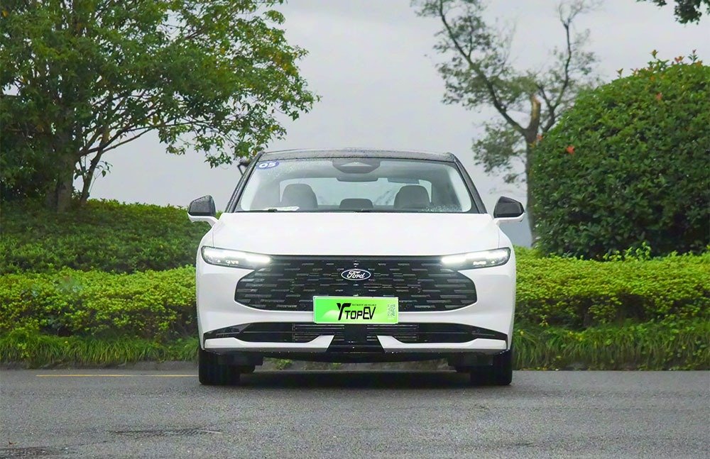 imgi_3_1_3(41) Ford Mondeo 2026– Factory Price From China | Chinese Cars in Uzbekistan For Sale - Image 1