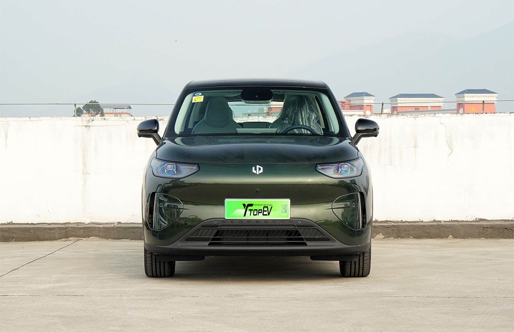 imgi_3_1_3(98) Leapmotor A10 2026– Ready for Export From China | Chinese Cars in Uzbekistan For Sale - Image 1